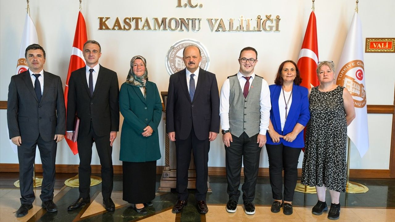 Kastamonu'da iki dernek projesine 472 bin 560 lira hibe: Protokoller imzalandı