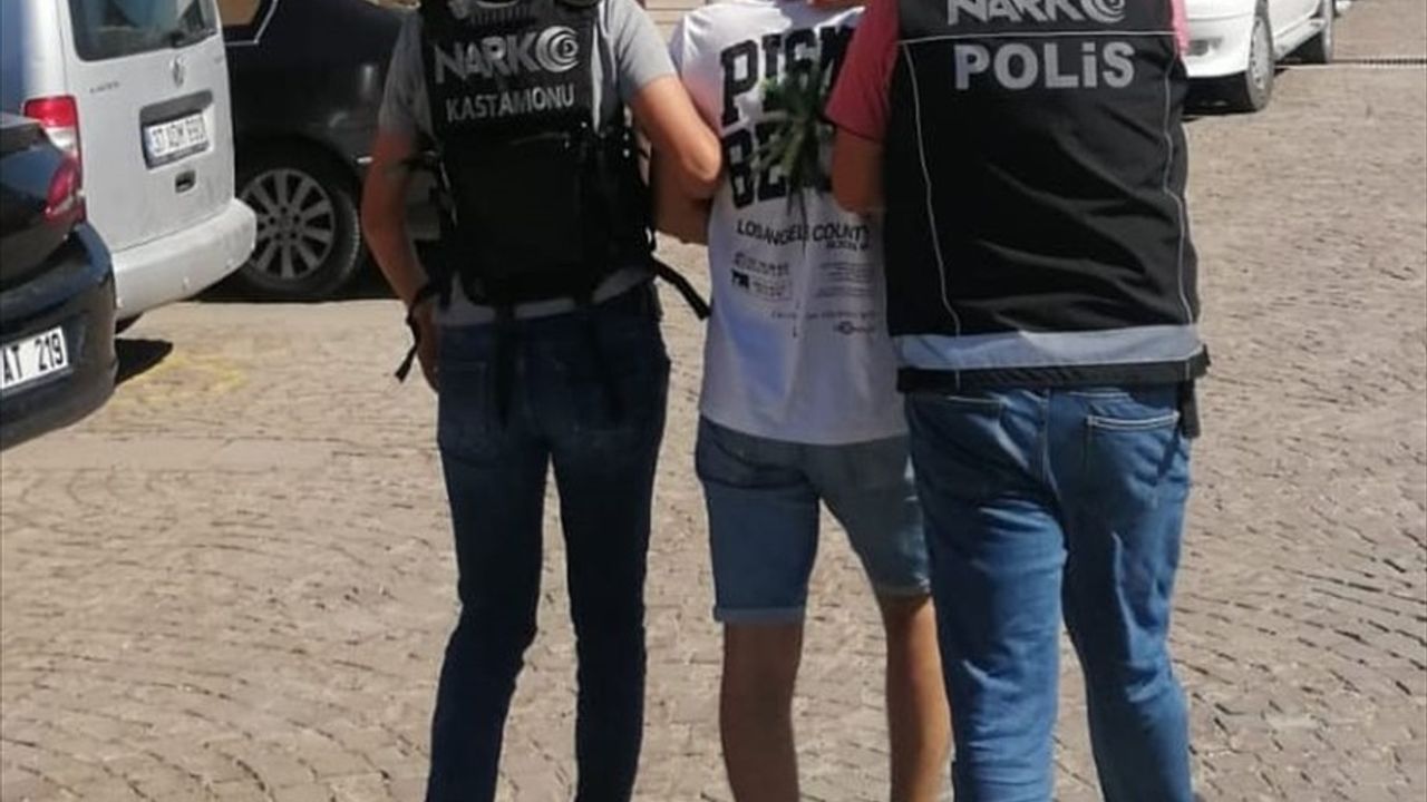 Kastamonu'da uyuşturucu operasyonu: 5 bin 326 sentetik ecza hapı ele geçirildi, 1 kişi tutuklandı