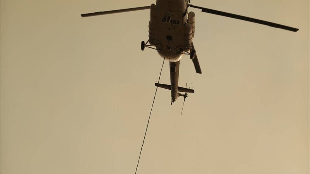 Kastamonu-Karabük sınırındaki orman yangınlarına müdahale sürüyor; 9 köy tahliye edildi