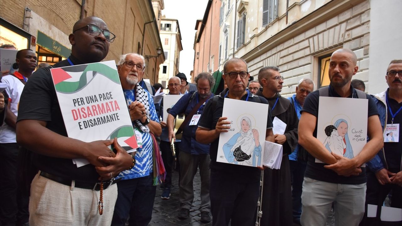 Katolik Rahipler Roma'da Bir araya Gelerek Gazze'deki Şiddetin Durmasını Talep Etti