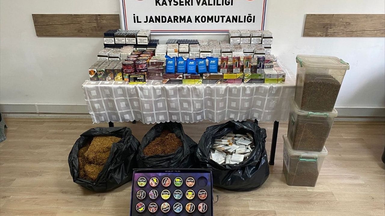 Kayseri'de kaçak sigara operasyonu: 2 şüpheli gözaltında