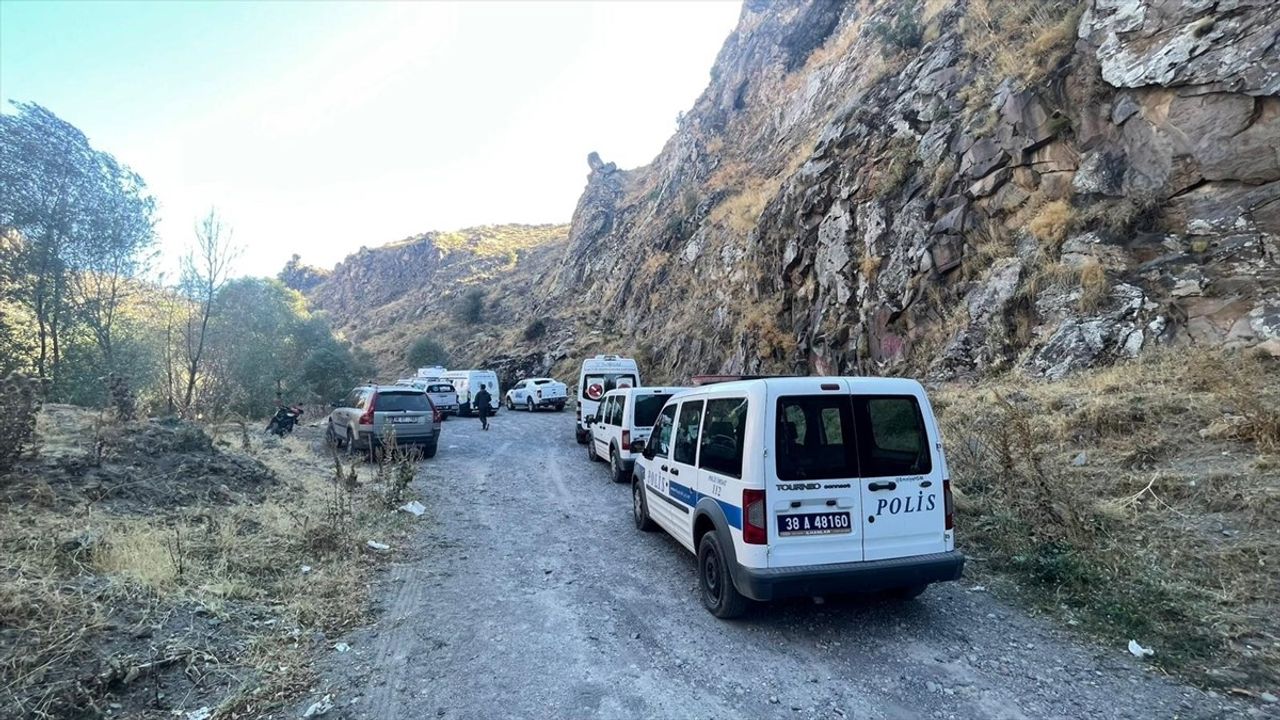 Kayseri'de Kırlangıç Vadisi'nde dağcı tırmanış sırasında düşerek hayatını kaybetti