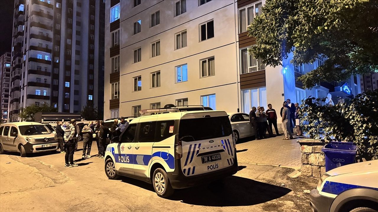 Kayseri Talas'ta 12 yaşındaki çocuğun üvey babasını bıçaklaması sonucu üvey baba ağır yaralandı