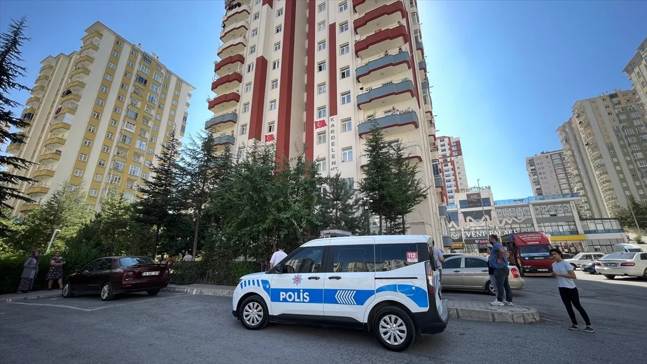 Kayseri Talas'ta apartman görevlisi tartışma sonrası bıçakla yaralandı