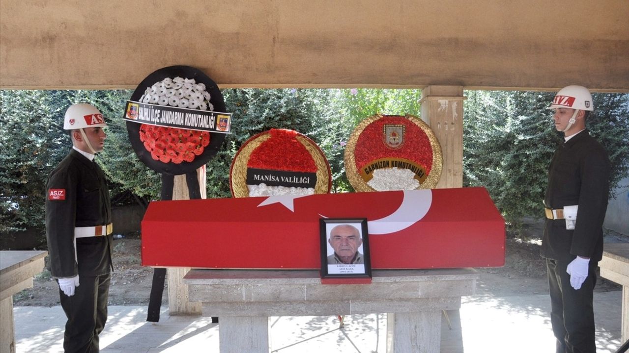 Kıbrıs Gazisi Aziz Kara Manisa'da Son Yolculuğuna Uğurlandı