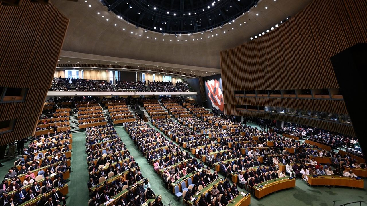 Kırgızistan Cumhurbaşkanı Caparov BM Genel Kurulunda: "Filistinlilere yönelik soykırım durdurulsun"
