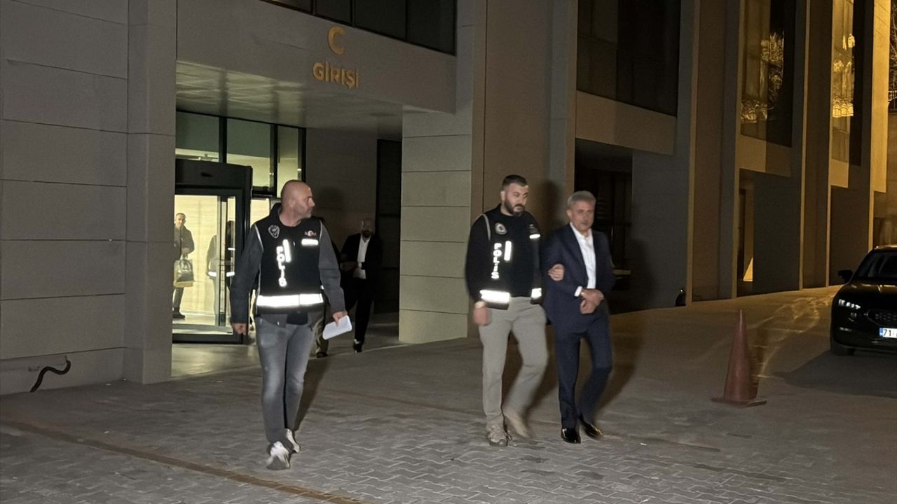 Kırıkkale'de 'irtikap' soruşturması: Yahşihan Belediye Başkanı Ahmet Sungur ile 4 kişi tutuklandı