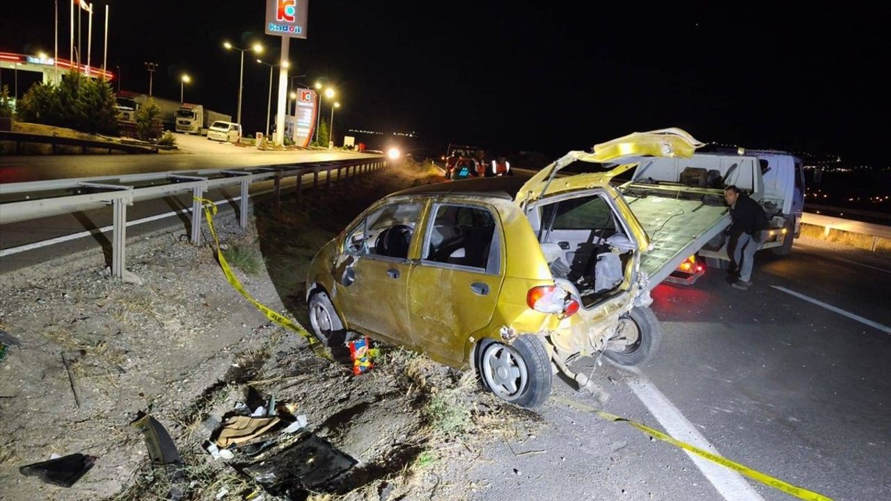 Kırıkkale-Samsun kara yolunda devrilen otomobil: 1 kişi hayatını kaybetti