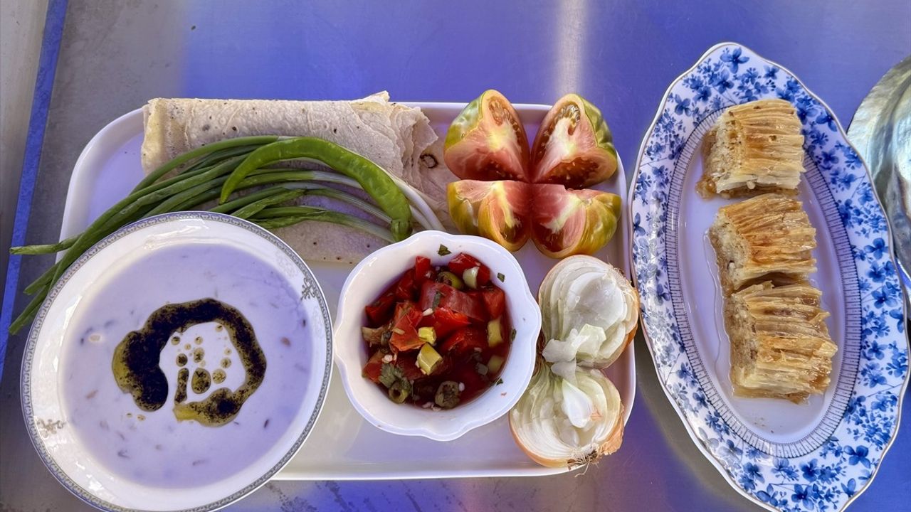 Kırşehir'de 38. Ahilik Haftası'nda Ahi Sofrası Yöresel Yemek Yarışması sonuçlandı