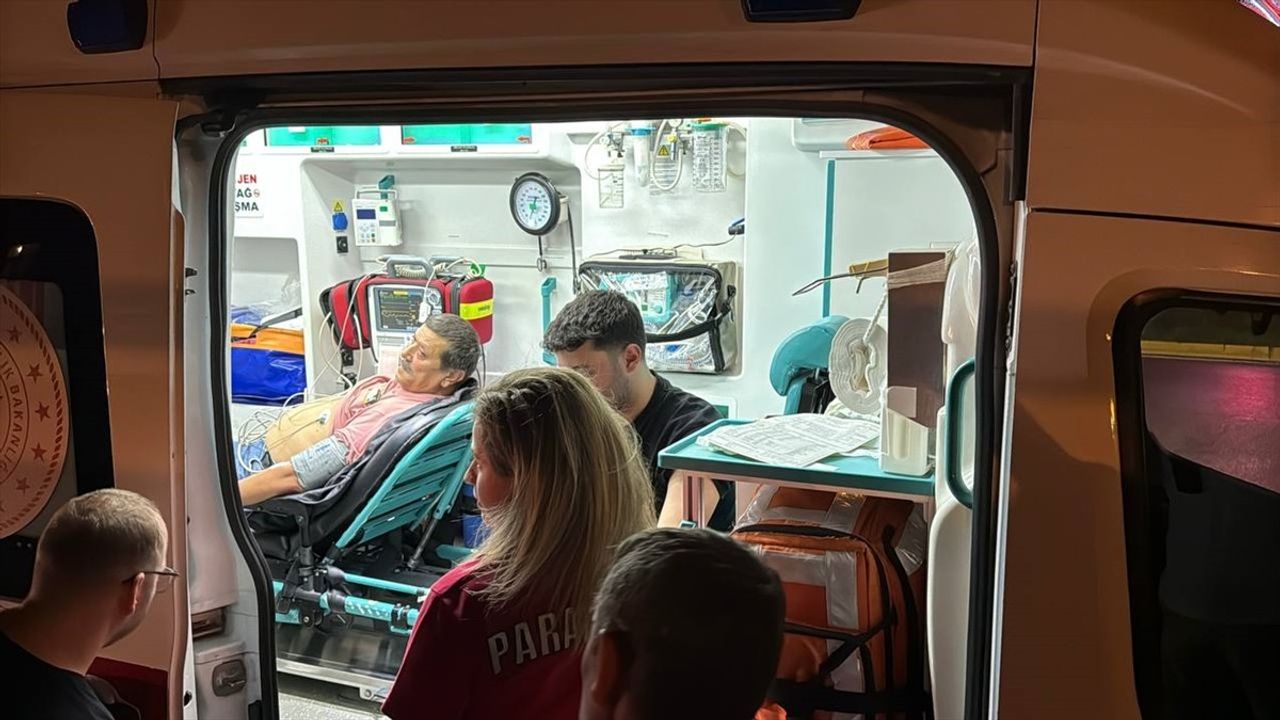 Kocaeli'de panelvan ile hafif ticari aracın çarpışması: 6 yaralı, 1 çocuğun hayati tehlikesi var