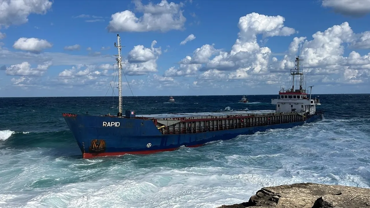 Kocaeli Kandıra'da 81 Metrelik Tanzanya Bandıralı Kuru Yük Gemisi Karaya Oturdu