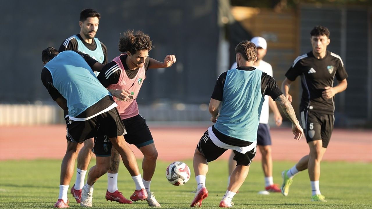 Kocaelispor, Beşiktaş maçı hazırlıklarını sürdürdü; Selçuk İnan'dan 'cesaret' vurgusu