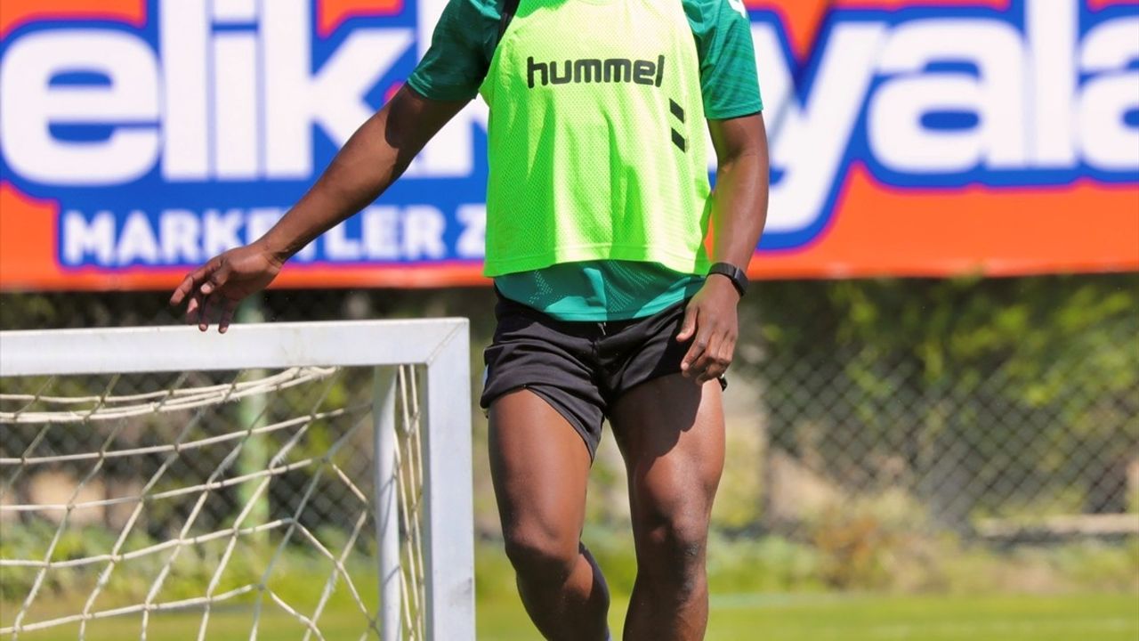 Konyaspor, Galatasaray maçı hazırlıklarına Kayacık Tesisleri'nde başladı