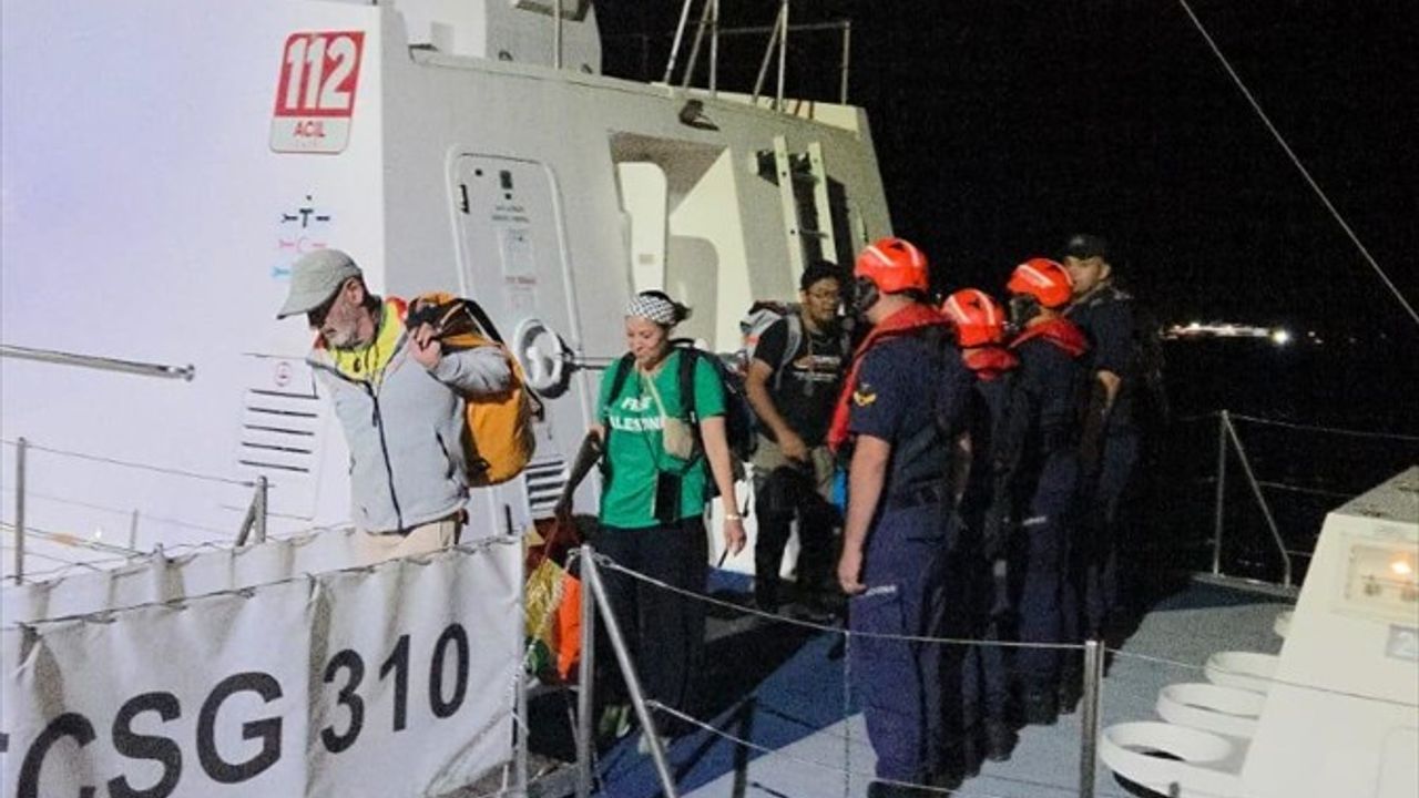 Küresel Sumud Filosu'ndan 4 aktivist, olumsuz hava koşulları nedeniyle Marmaris'te tahliye edildi