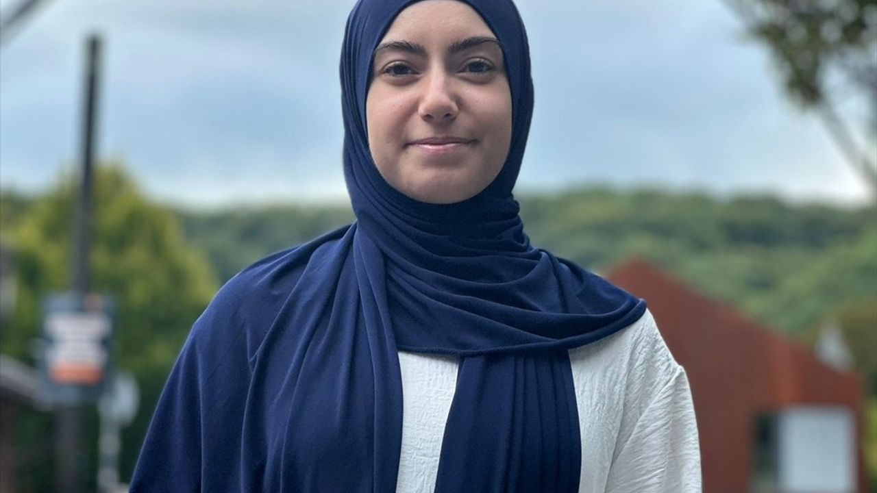 Kuzey Ren Vestfalya'da yarınki yerel seçimlerde Türk kökenli adaylar belediye başkanlığı için yarışıyor