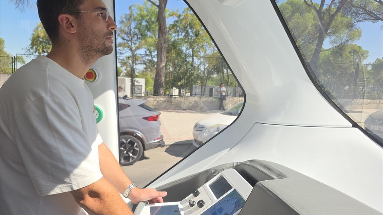 Madrid'de toplu ulaşım için ilk sürücüsüz elektrikli otobüs pilotu başlatıldı