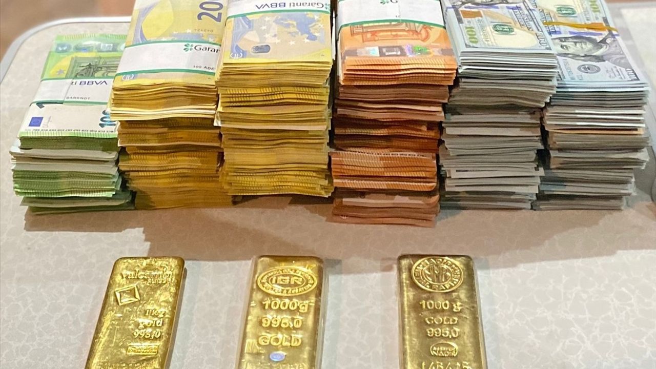 Manavgat Operasyonunda Zirai Depoda 3 kg Külçe Altın ve Döviz Ele Geçirildi