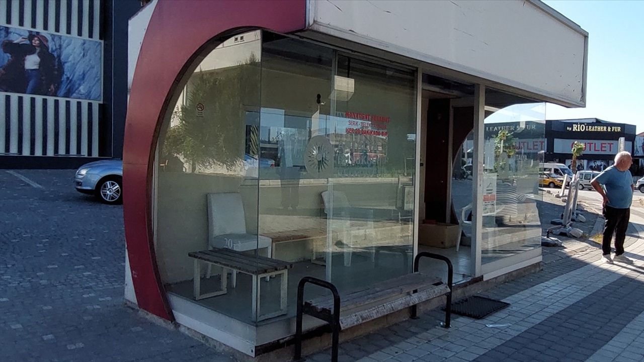 Manavgat'ta otobüs durağında bir kişi ölü bulundu
