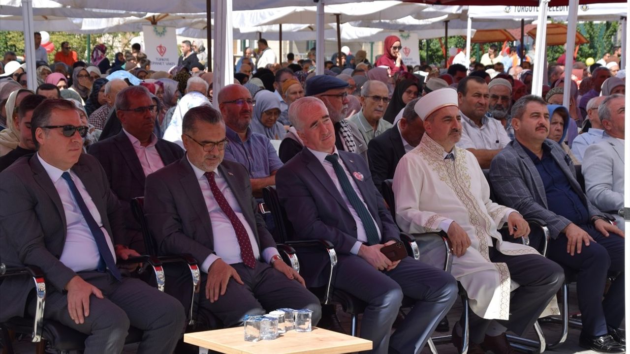 Manisa Dereköy Kur'an Kursu'nda 60 hafız için icazet töreni ve yeni hizmet binası açıldı