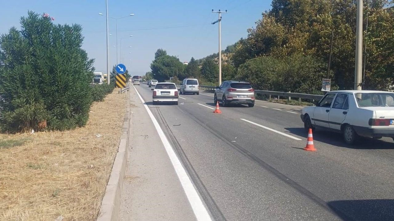Manisa'nın Salihli ilçesinde otomobilin çarptığı kadın yaşamını yitirdi