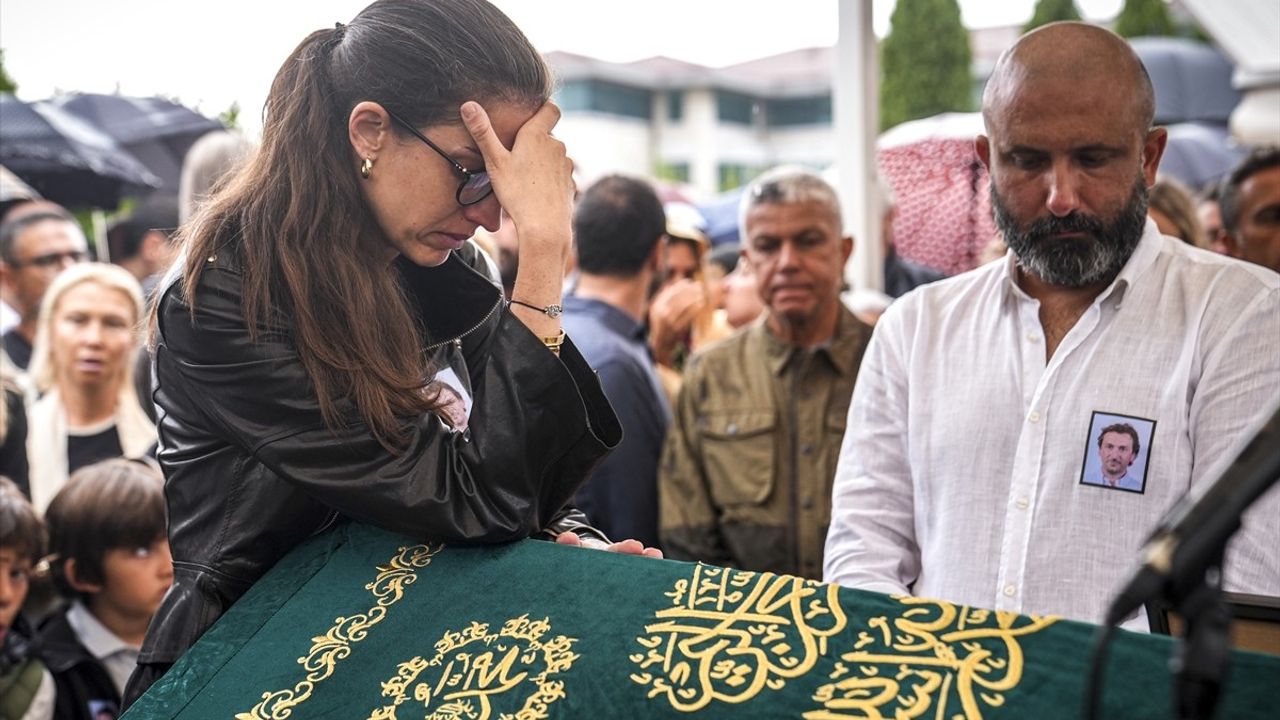 Marmara Denizi'nde yaşamını yitiren yat üreticisi Halit Yukay son yolculuğuna uğurlandı