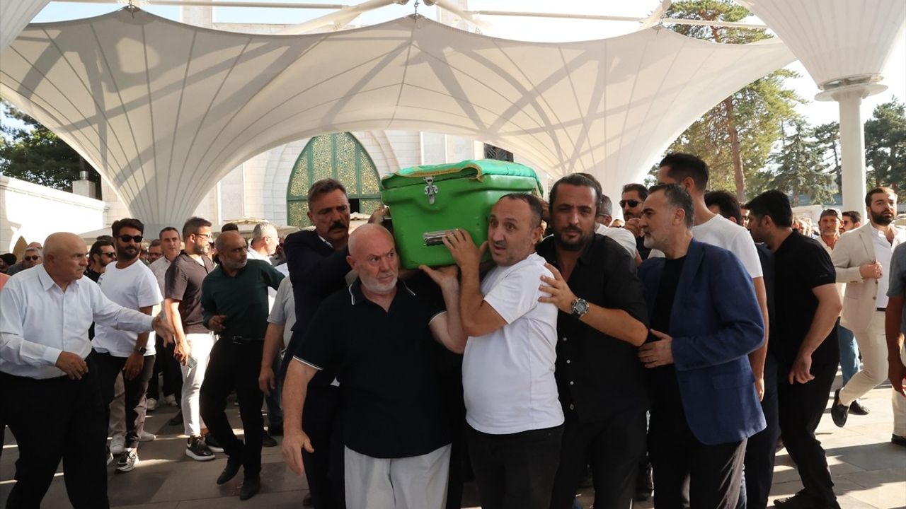Mehmet Bozdağ'ın babası İlhan Bozdağ (65) Kayseri'de defnedildi