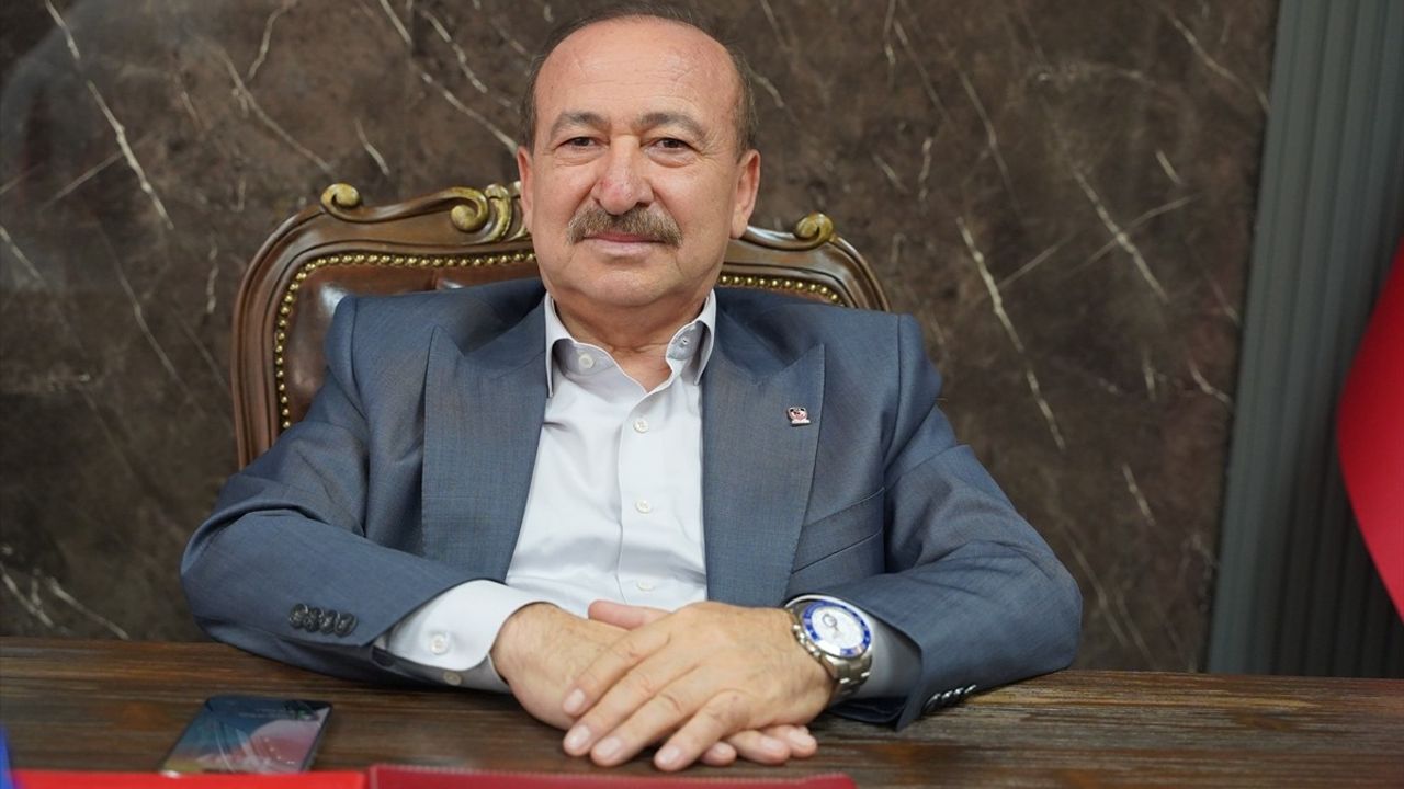 Memik Yılmaz: Gaziantep FK'nın performansı ve kadro planlaması memnun ediyor