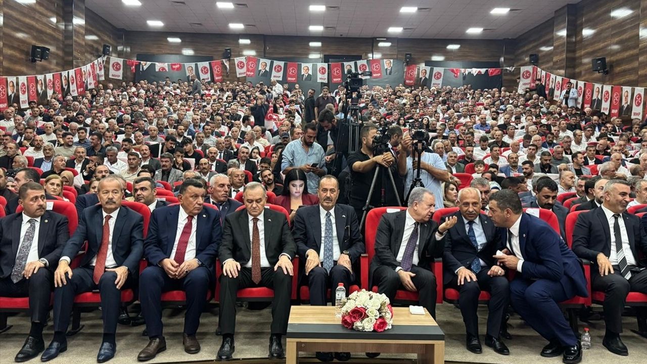 MHP Van'da 'Terörsüz Türkiye için Milli Birlik ve Dayanışma Buluşmaları' toplantısını düzenledi