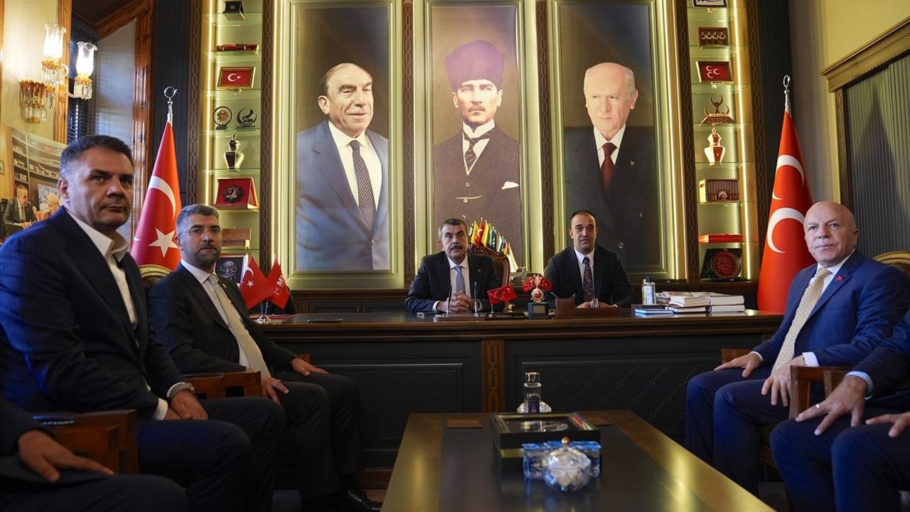 Milli Eğitim Bakanı Yusuf Tekin Erzurum'da MHP İl Başkanlığı ve Esnaf Ziyaretinde