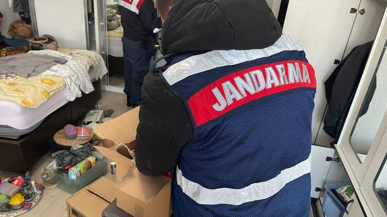 MİT Koordinasyonuyla Kişisel Verilere Yönelik Eş Zamanlı Operasyon: 3 Tutuklama, 9 Site Kapatıldı