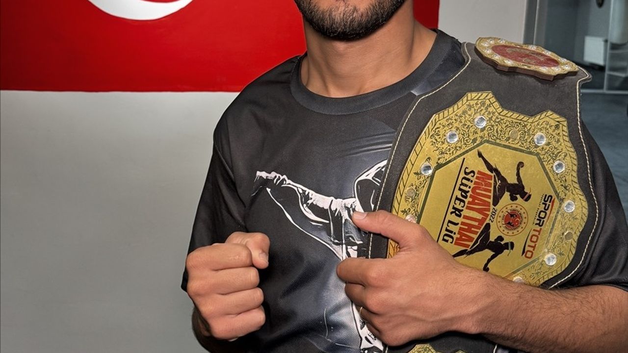 Muaythai'de 5. kez altın kemer kazanan Sercan Koç, Yunanistan'da 4. Avrupa şampiyonluğunu hedefliyor