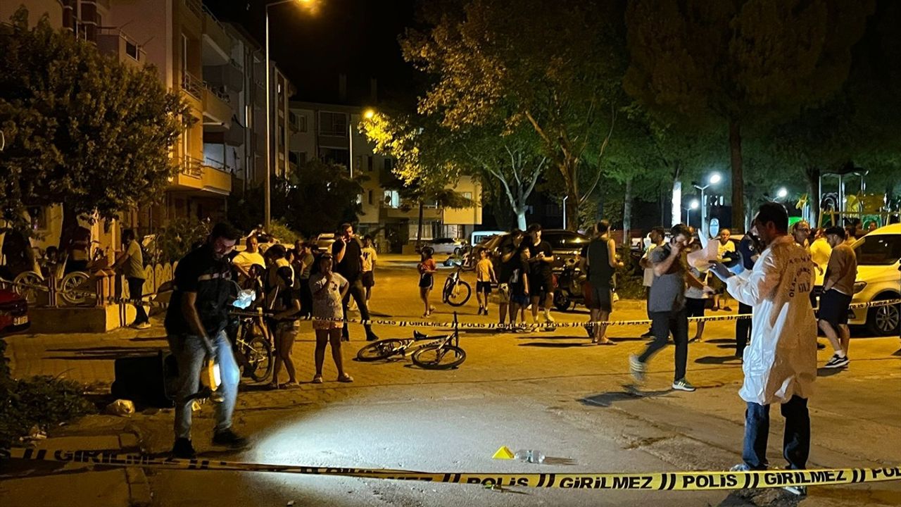 Muğla'da Menteşe Belediye Başkanı'nın Ailesine Yönelik Yanıcı Madde Saldırısı: 2 Şüpheli Gözaltında