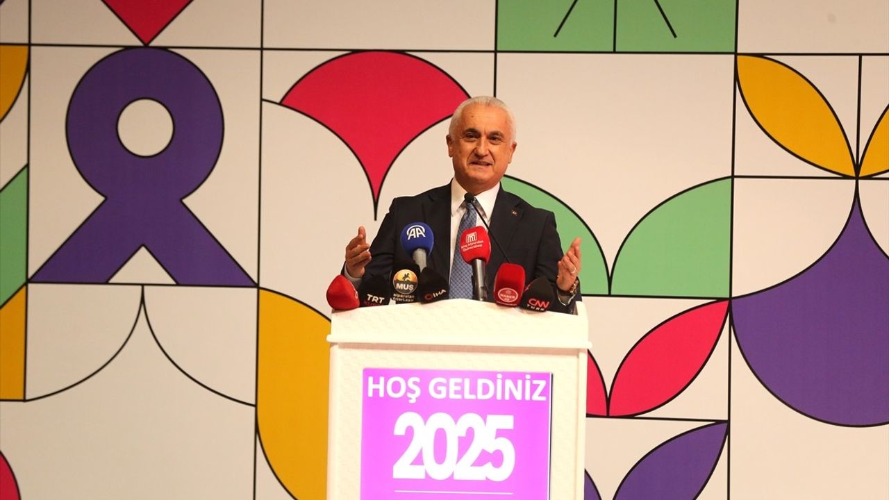 Muş'ta 12. Uluslararası Onkoloji Günleri başladı — 18 ülkeden yaklaşık 400 katılımcı