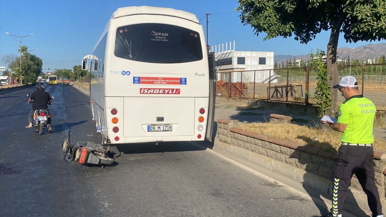 Nazilli'de midibüse çarpan elektrikli bisiklette baba ve kızı yaralandı