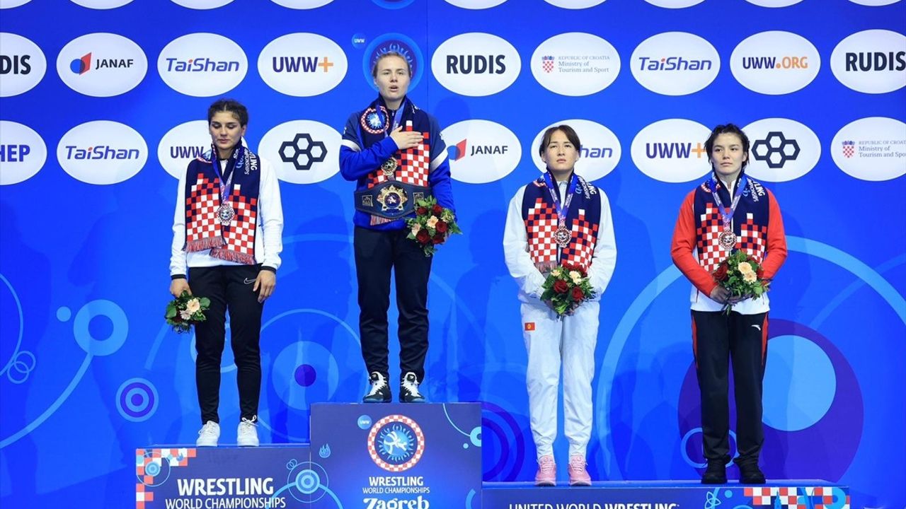 Nesrin Baş, 2025 Dünya Güreş Şampiyonası'nda 72 kiloda gümüş madalya kazandı