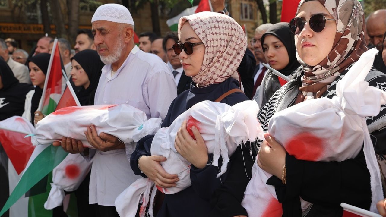 Nevşehir'de Kararlılık Yürüyüşü: Küresel Sumud Filosu'na Destek