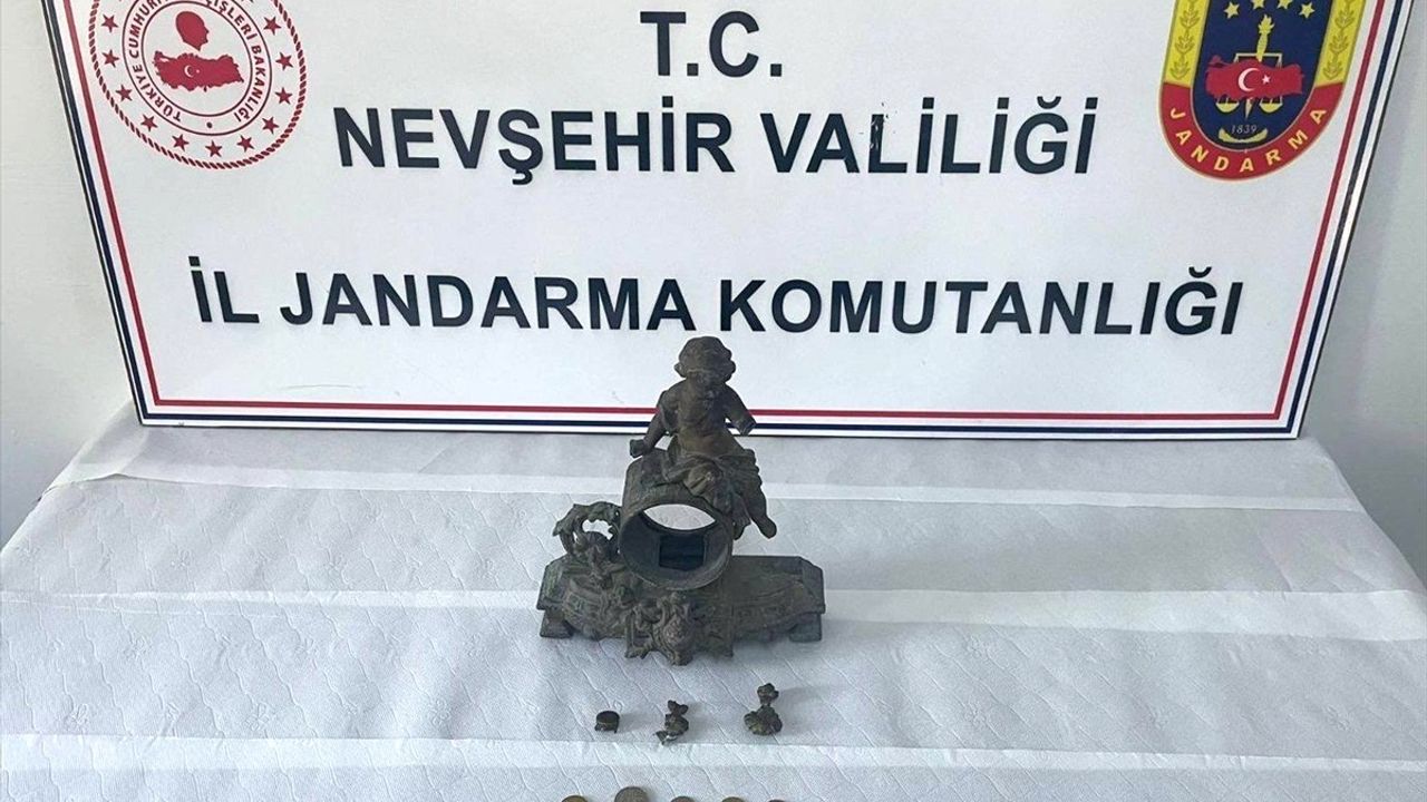 Nevşehir'de tarihi eser kaçakçılığı operasyonu: Kadın figürü, 8 madeni para ve 3 obje ele geçirildi