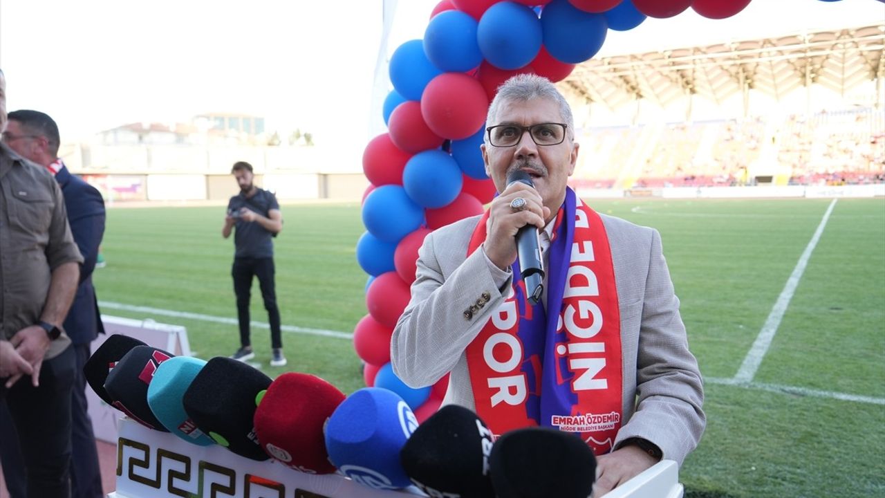 Niğde 5 Şubat Şehir Stadı açıldı: Niğde Belediyespor yeni stadında ilk galibiyetini aldı