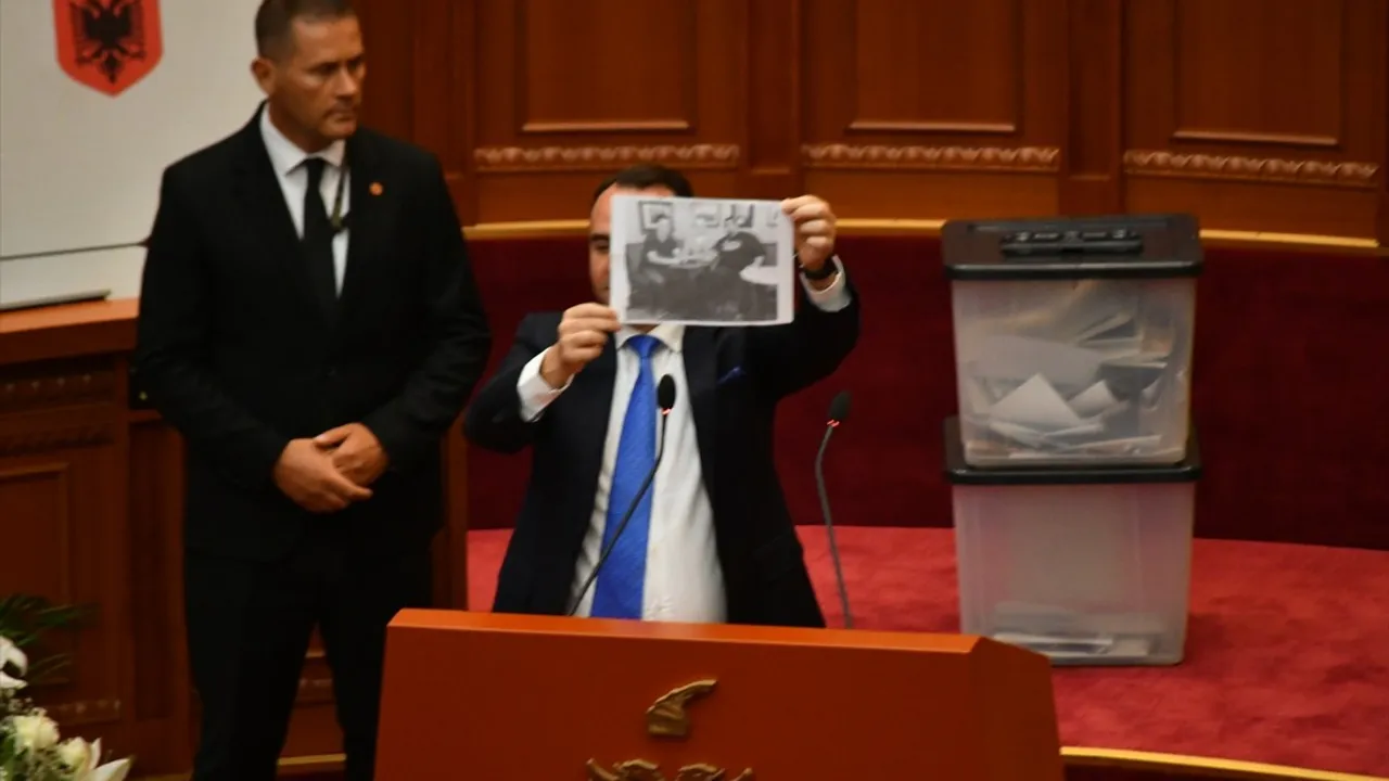 Niko Peleshi Arnavutluk Meclis Başkanlığına Seçildi