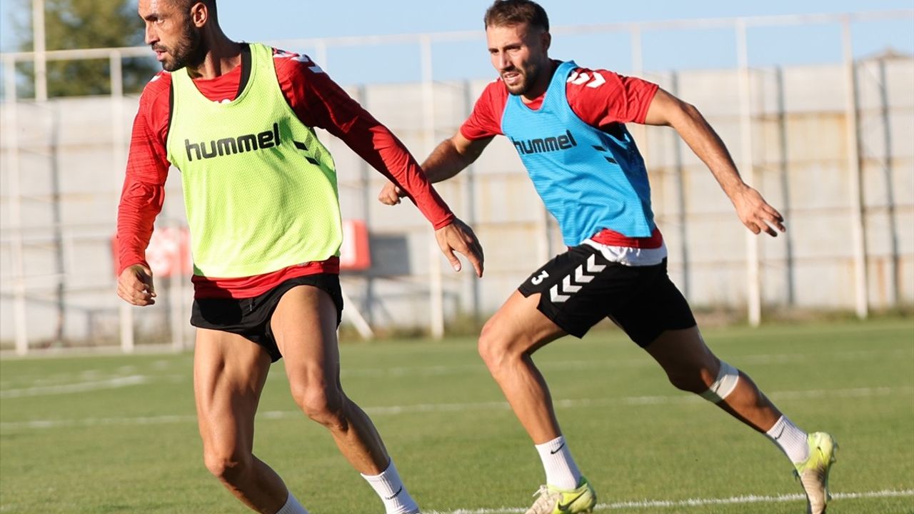 Özbelsan Sivasspor, Adana Demirspor maçı öncesi taktik antrenman yaptı