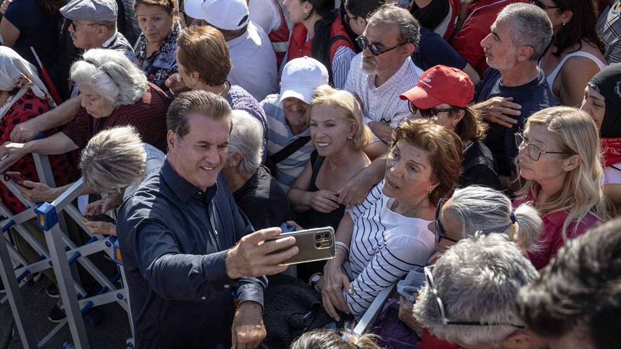 Özgür Özel: "CHP kolay lokma değildir" — Ankara mitinginde yargı ve demokrasi vurgusu
