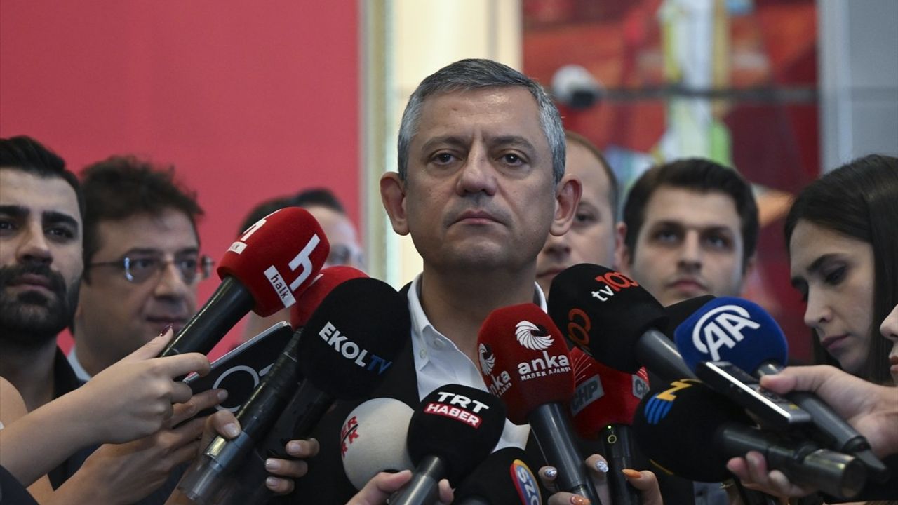 Özgür Özel: Kayyum atansa da 6 günde parti seçilmiş genel başkanını yeniden seçer