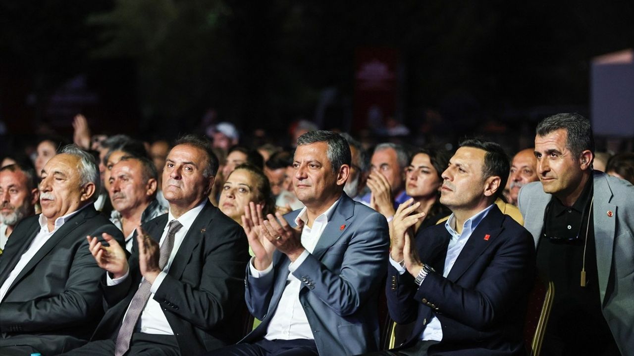 Özgür Özel, Serçeşme Hünkar Hacı Bektaş Veli Festivali'nde Alevi hakları ve birlik mesajı verdi