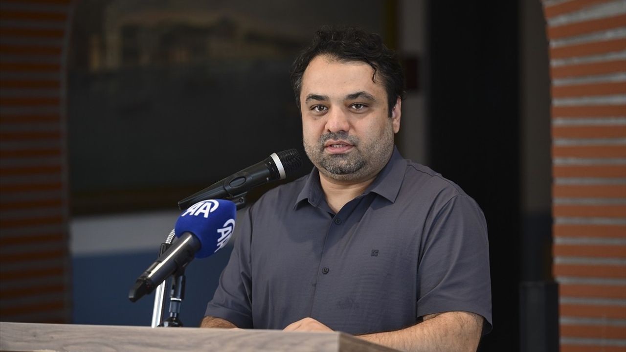 Palet Okulları'nda 'İstanbul'un Fethi ve Bir Dahinin İzleri' sergisi: Fatih ve fetih sanatla anlatılıyor