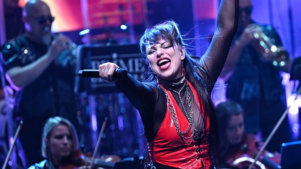 Prime Orchestra Adana'da 'Rock Sympho Show' ile sahne aldı
