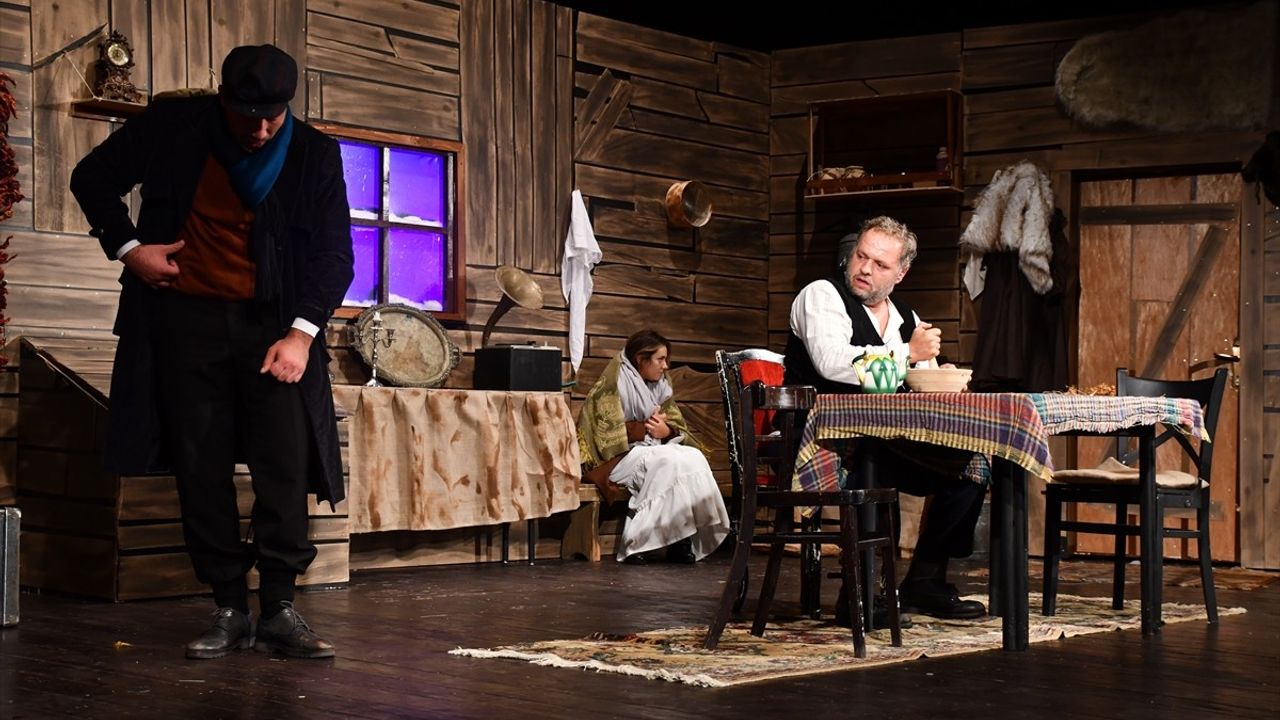 Prizren'de ilk 'Prizren Uluslararası Türkçe Tiyatro Festivali' açıldı