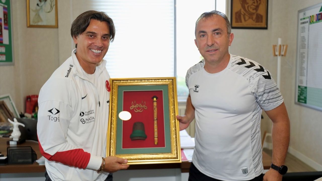 Recep Uçar, A Milli Takımı Kayacık Tesisleri'nde ağırladı