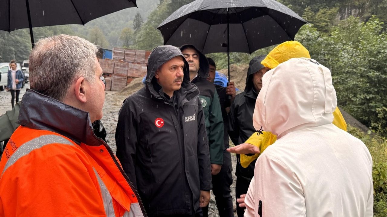Rize'de sağanak ve heyelanlar: Ayder Yaylası yolu kapandı, tahliyeler sürüyor