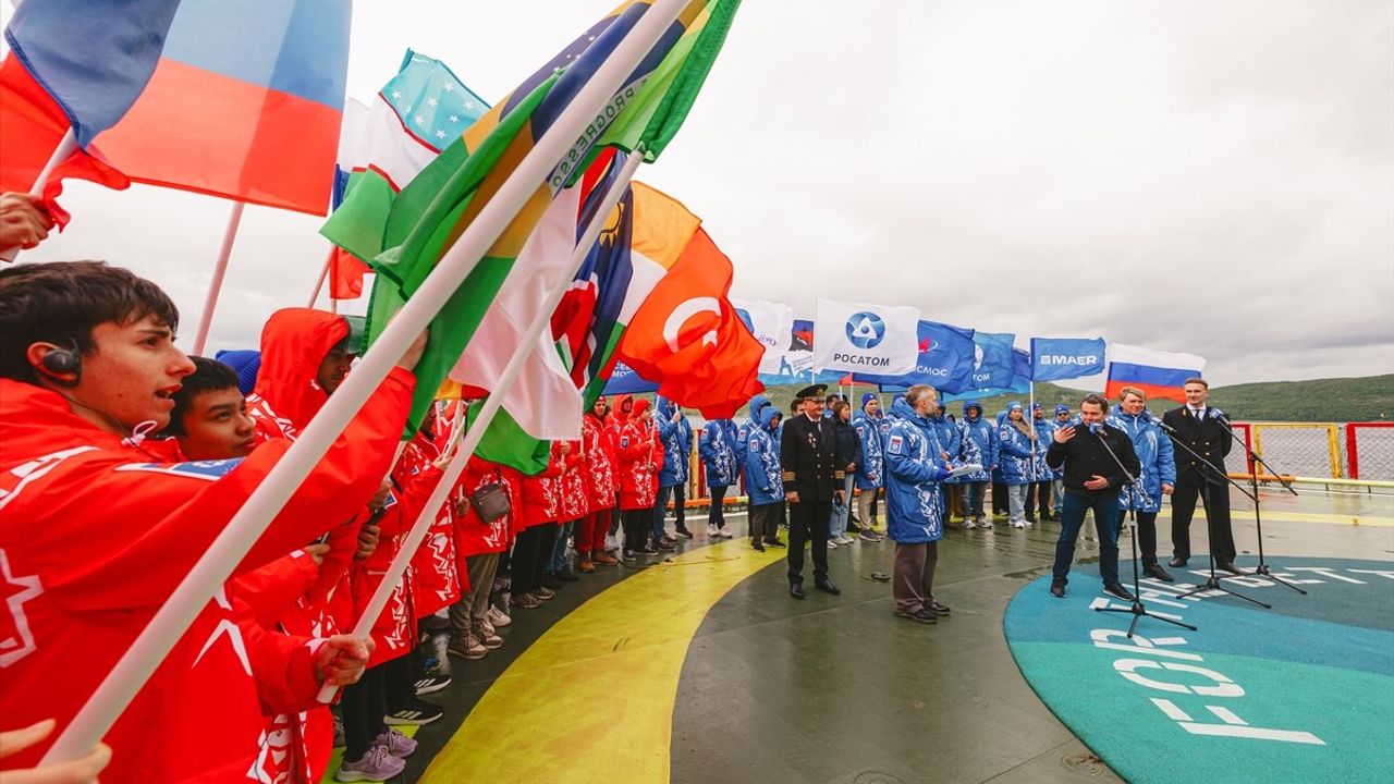 Rosatom öncülüğünde 'Bilgi Buzkıranı' seferi tamamlandı: Türkiye'den katılım ve Kuzey Kutbu ziyareti