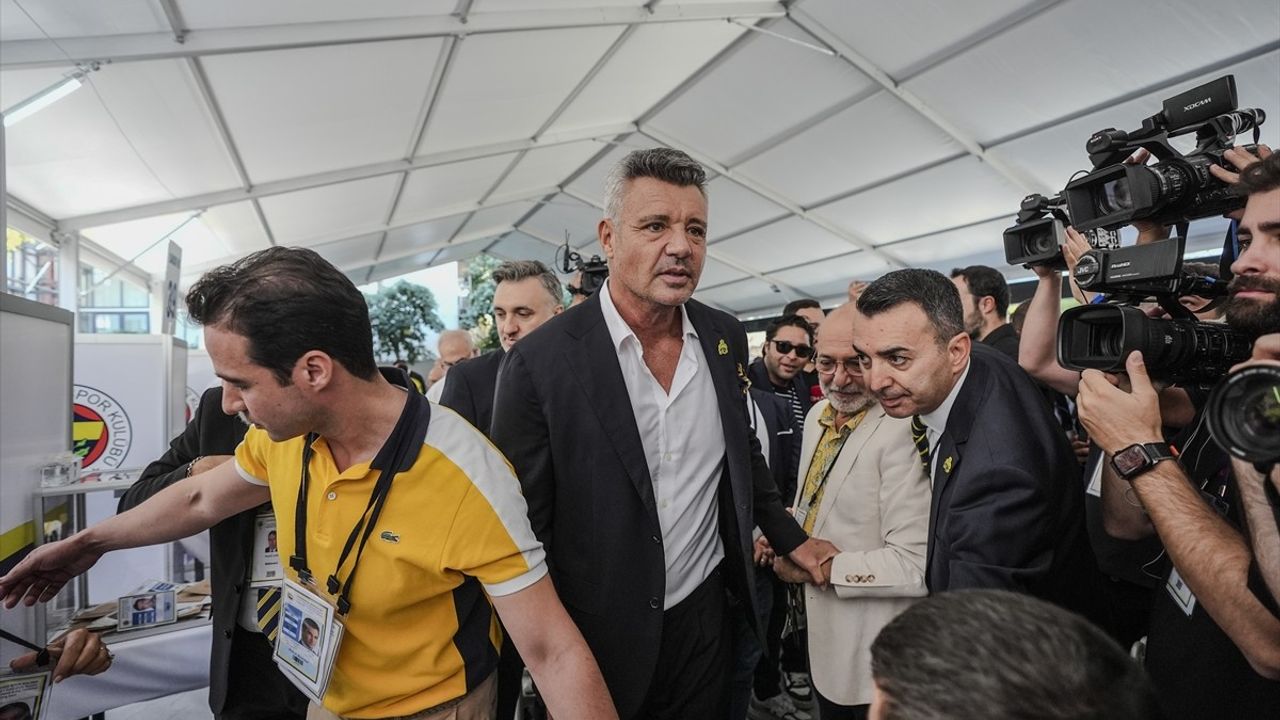 Sadettin Saran 37 numaralı sandıkta oyunu kullandı — Fenerbahçe olağanüstü seçimli genel kurulu